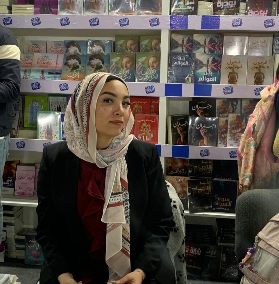 كنزي تامر.. أسم ينطلق في سماء الأدب بـ«نجوم لامعة»