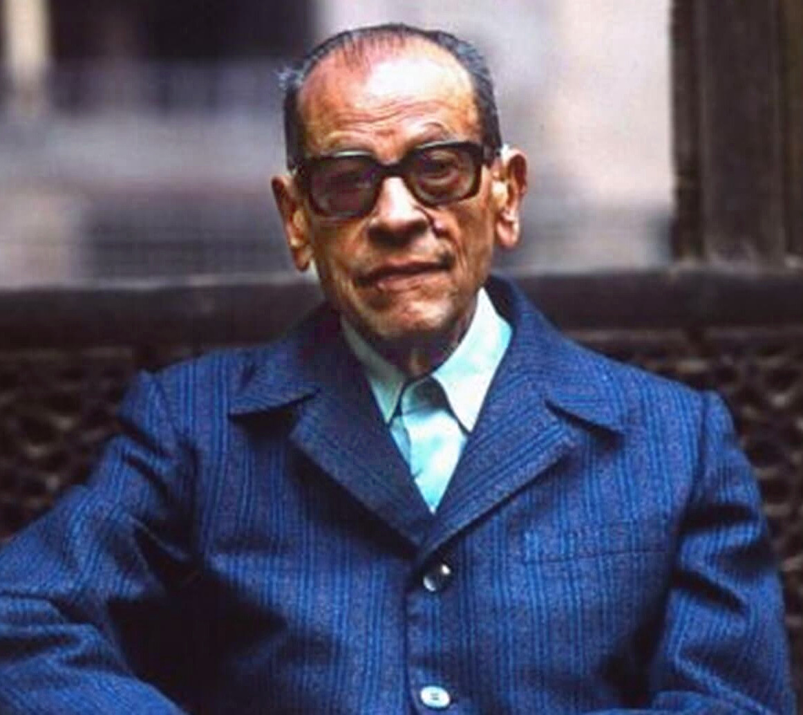 محة من حياة الأديب المصري نجيب محفوظ