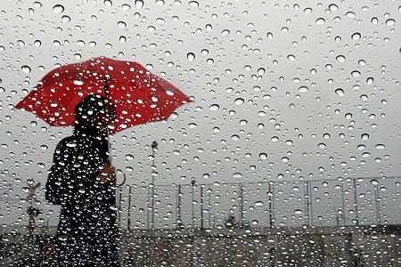 أحذية ذكية مضادة للماء.. تعرف عليها