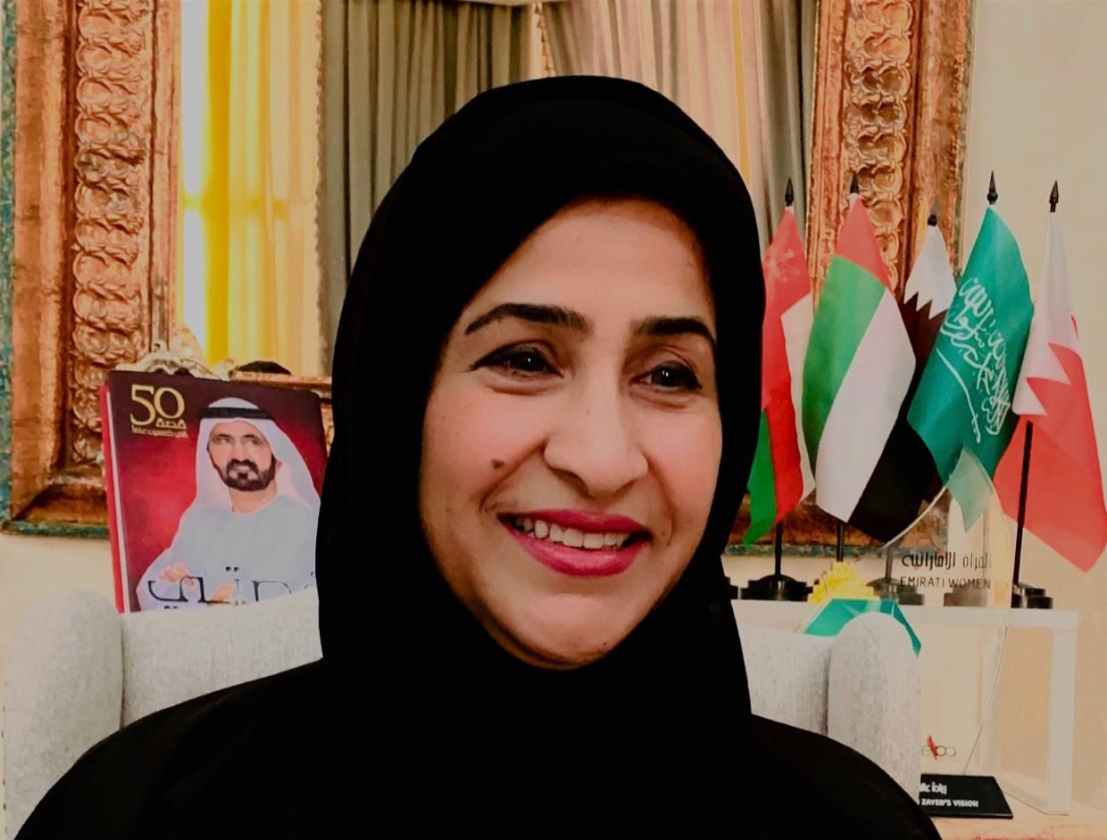 بين دفتي كتاب ومبادرة.. الدكتورة فاطمة عبدالله الدربي ترسم دروب السعادة والتسامح